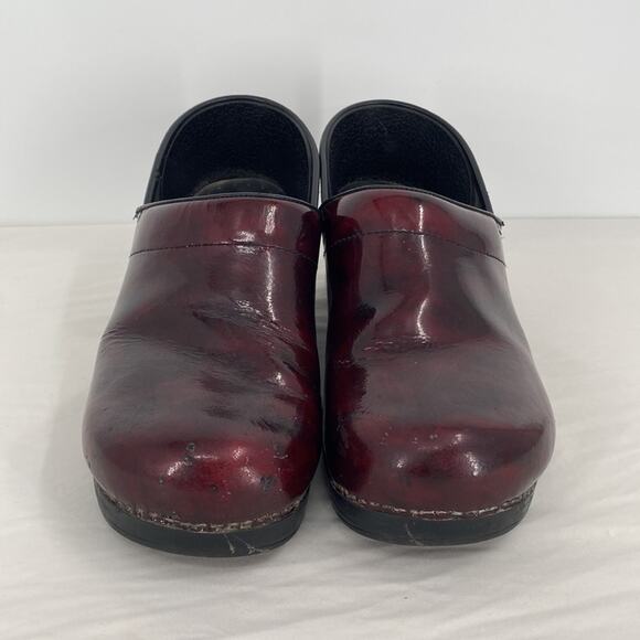 Dansko Professional Patent Leather Red Clogs Size 40 / 10 - Picture 4 of 13